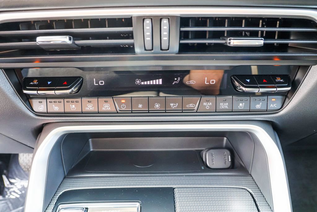 Used 2025 MAZDA CX-70 Plug-In Hybrid w/ Premium Plus image 25