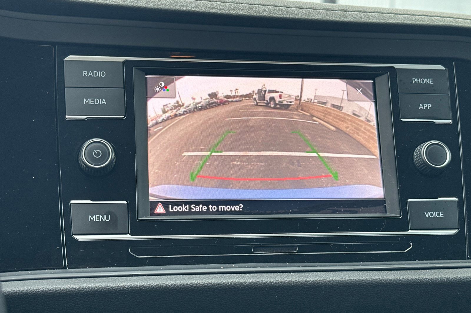 Used 2024 Volkswagen Jetta SE image 18