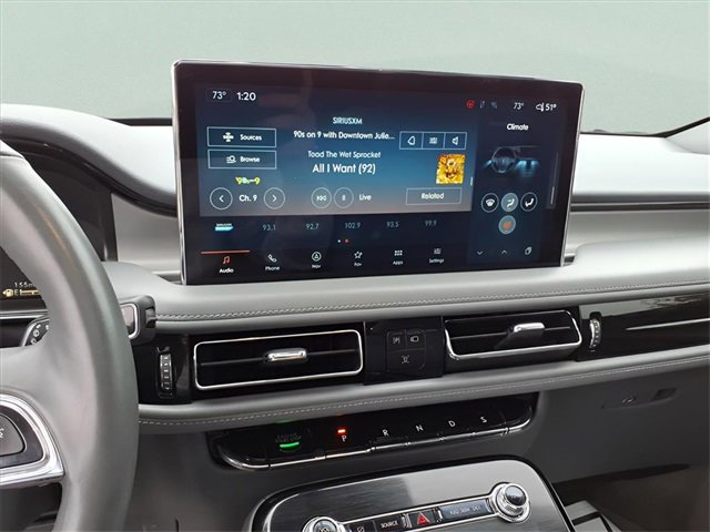 Used 2021 Lincoln Nautilus Reserve image 11