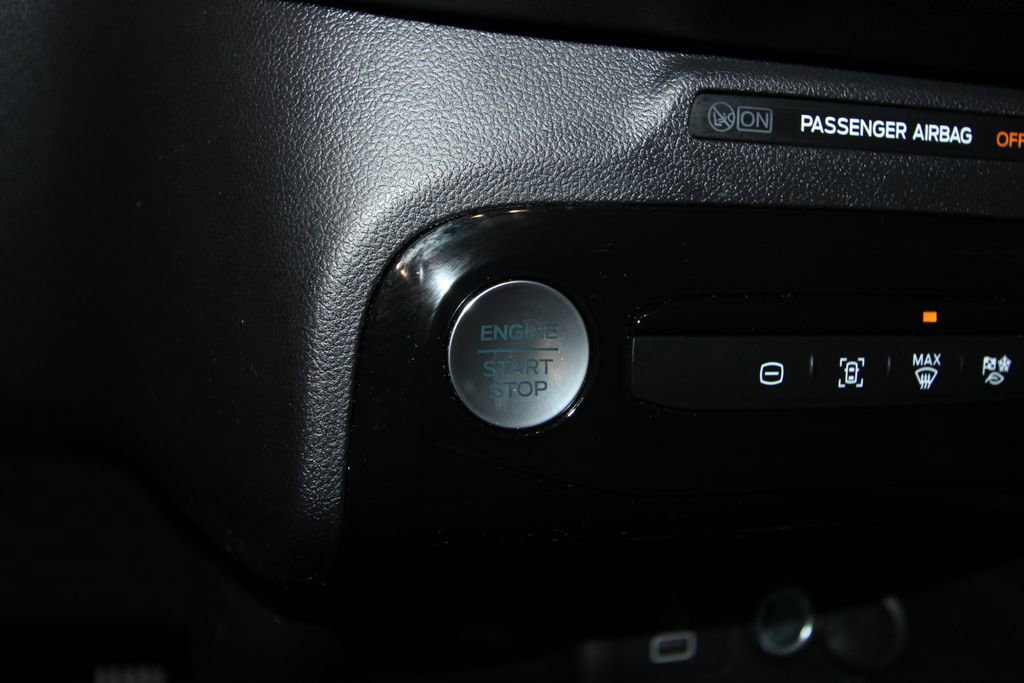 Used 2025 Ford Escape ST-Line w/ Equipment Group 301A image 14