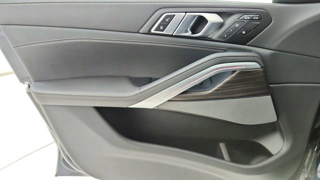 Used 2025 BMW X6 xDrive40i w/ Premium Package image 36