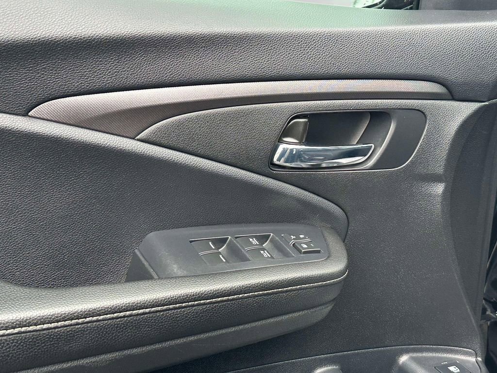 Used 2024 Honda Ridgeline Sport image 15