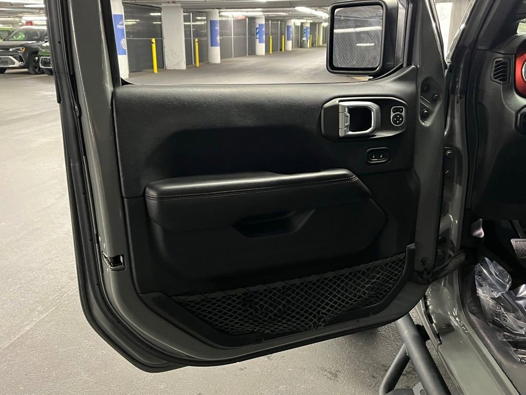 Used 2018 Jeep Wrangler Unlimited Rubicon w/ Dual Top Group image 15