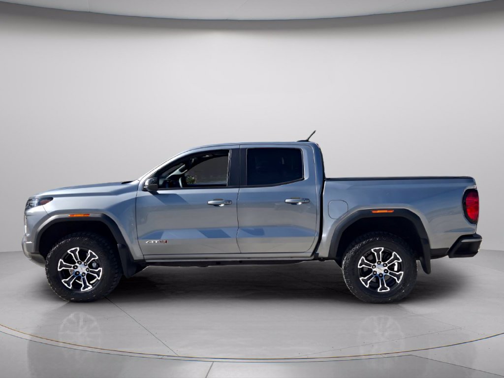 Used 2023 GMC Canyon AT4 w/ AT4 Premium Package AWD/4WD image 3