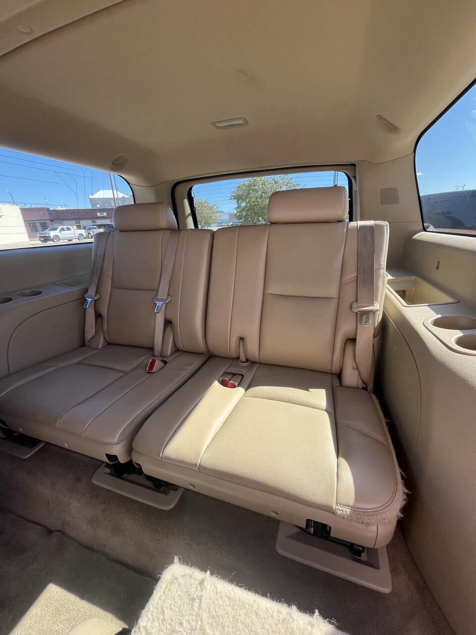 Used 2011 Chevrolet Suburban LTZ image 21