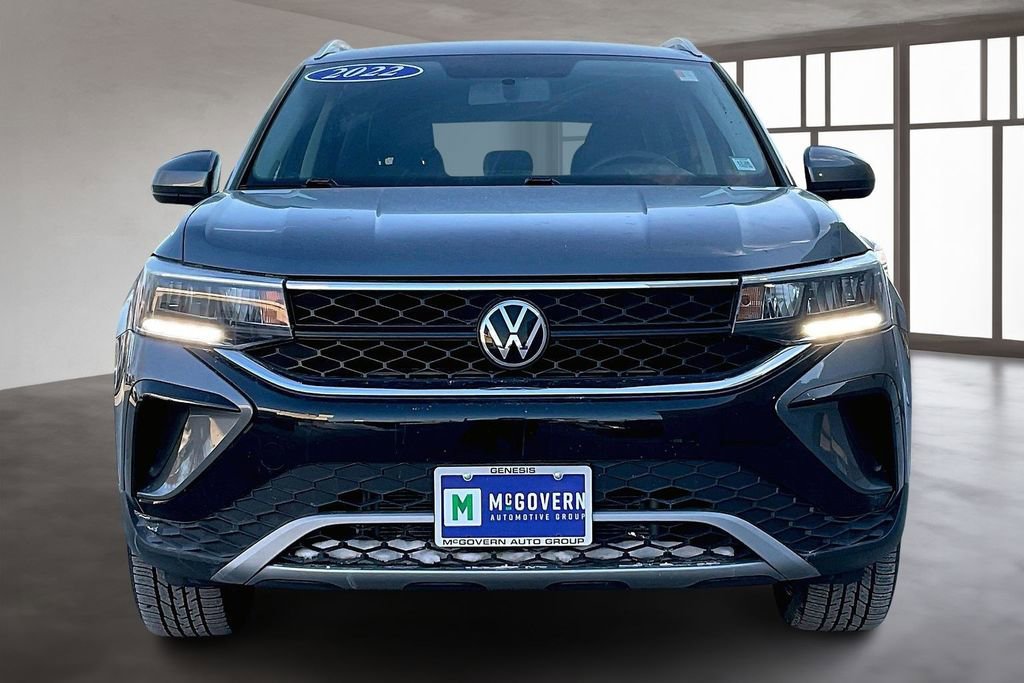 Used 2022 Volkswagen Taos SE image 2