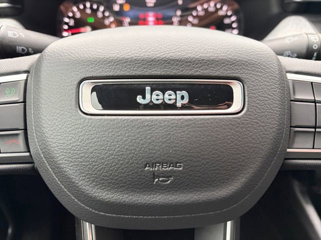 Used 2024 Jeep Compass Latitude image 6