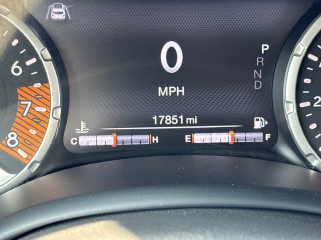 Used 2023 Jeep Renegade Limited w/ Sun/Sound Group AWD/4WD image 17