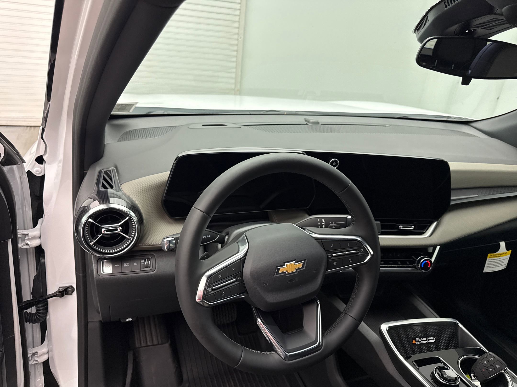 New 2026 Chevrolet Equinox LT w/ Convenience Package II image 4