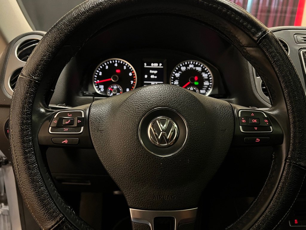 Used 2016 Volkswagen Tiguan SE image 23