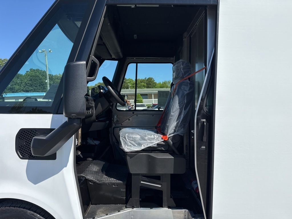 Used 2024 Chevrolet Brightdrop 600 w/ Commercial Equipment Package image 9
