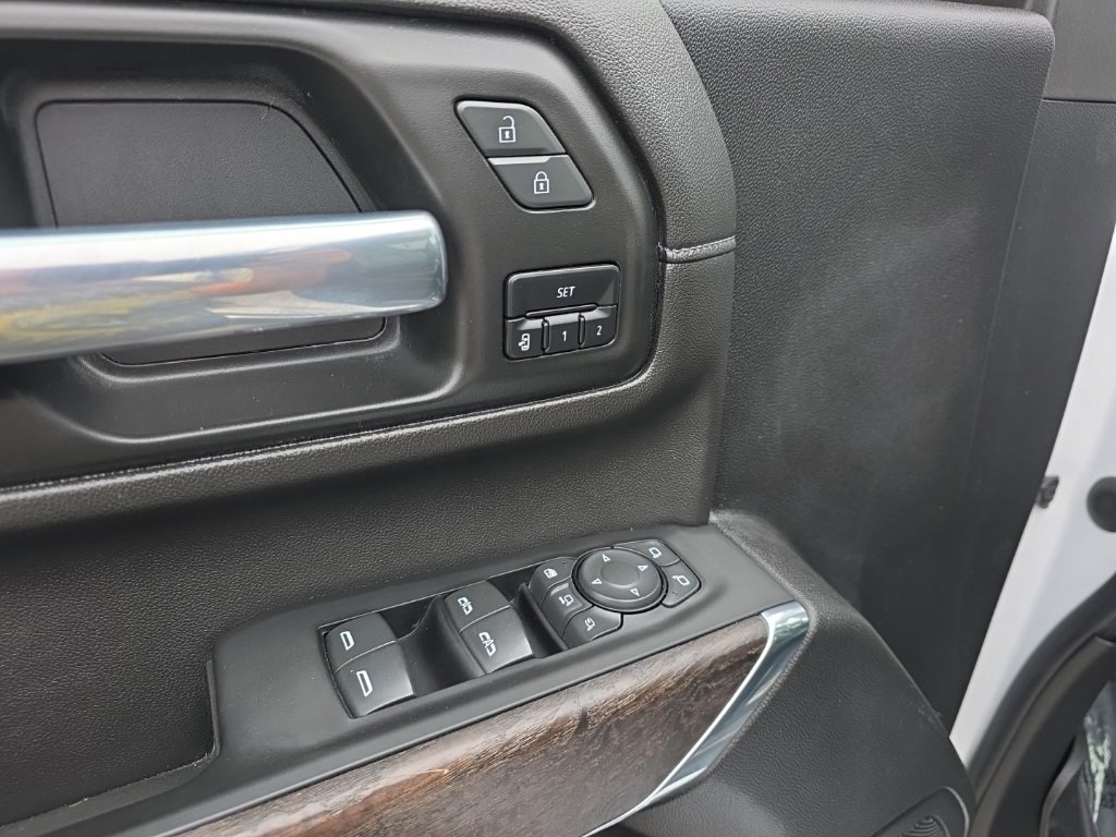 Used 2023 GMC Sierra 3500 Denali w/ Denali Ultimate Package image 14