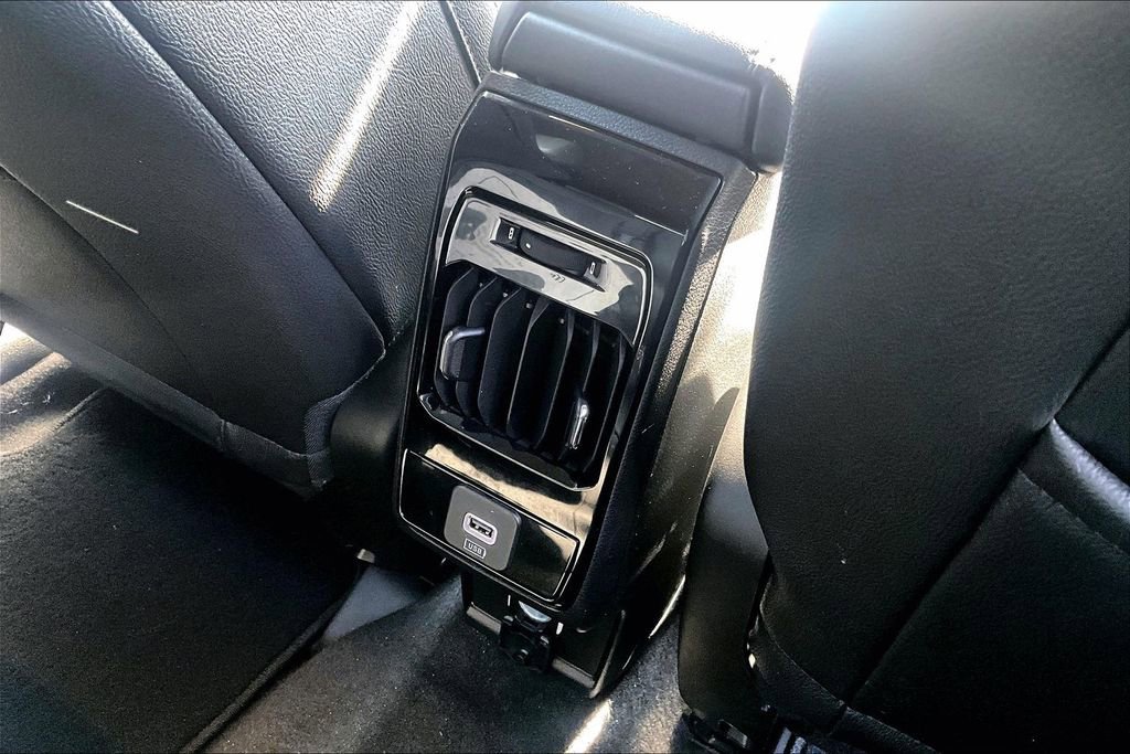 Used 2025 Jeep Compass Limited image 32