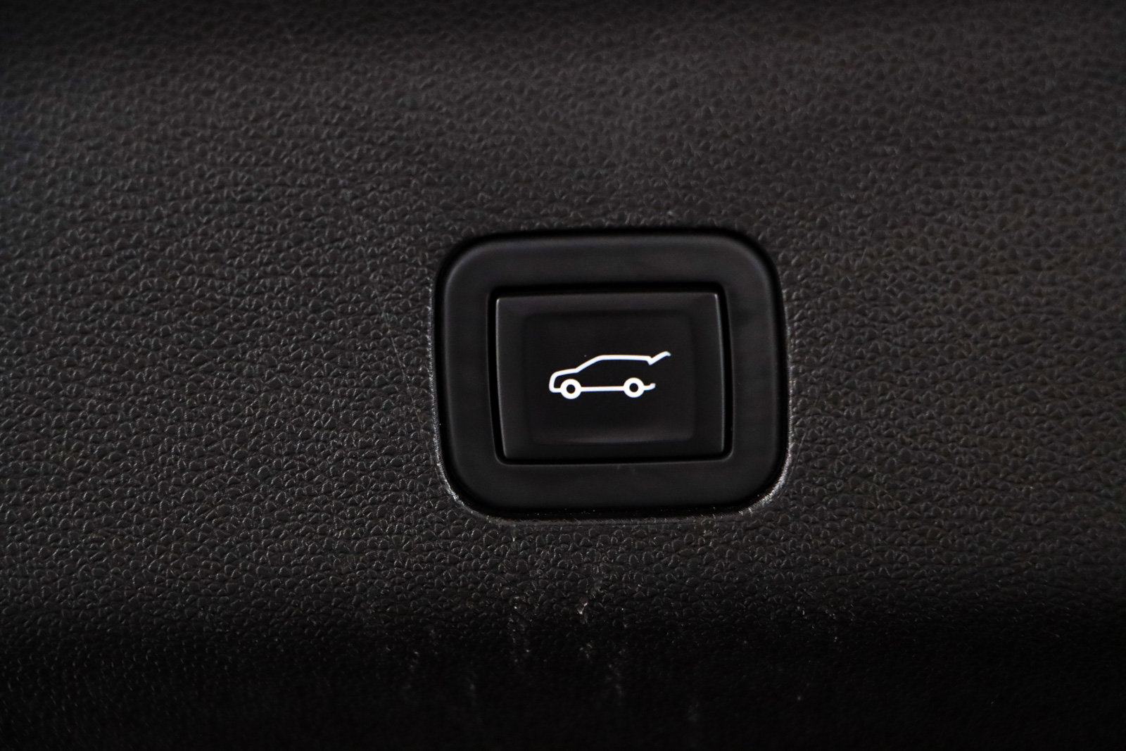 Used 2023 GMC Yukon SLT w/ SLT Luxury Package image 35