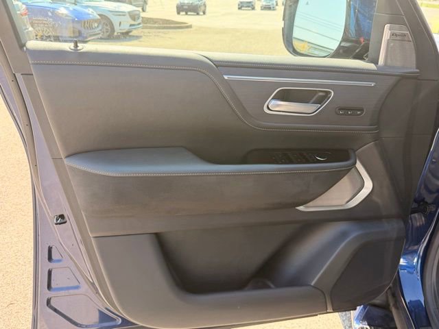 Used 2025 INFINITI QX80 Sensory AWD/4WD image 11