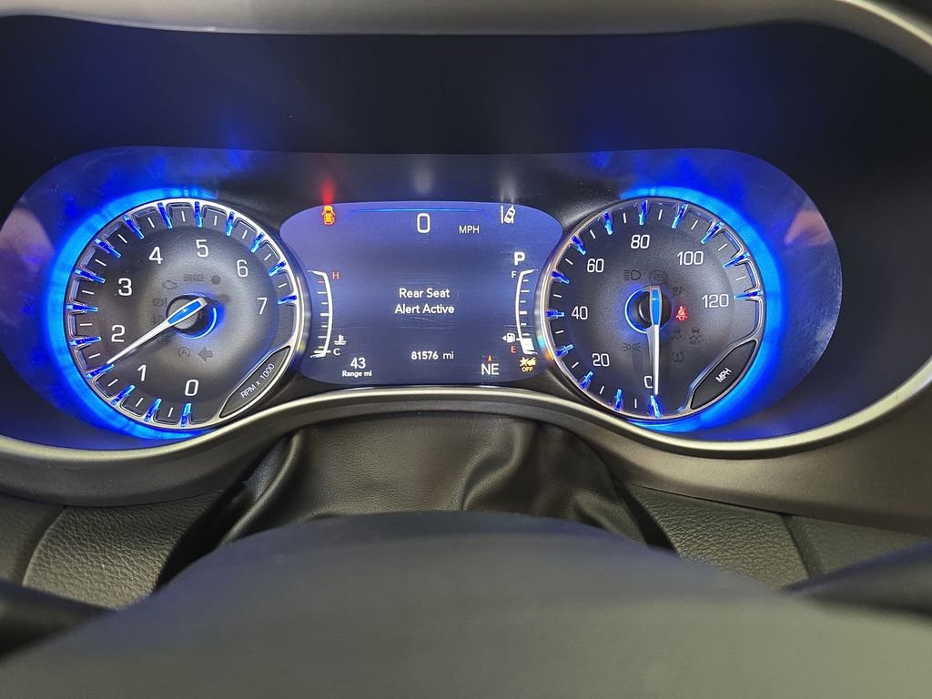 Certified 2023 Chrysler Pacifica Touring-L FWD image 21