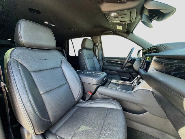 Used 2024 GMC Yukon Denali AWD/4WD image 16