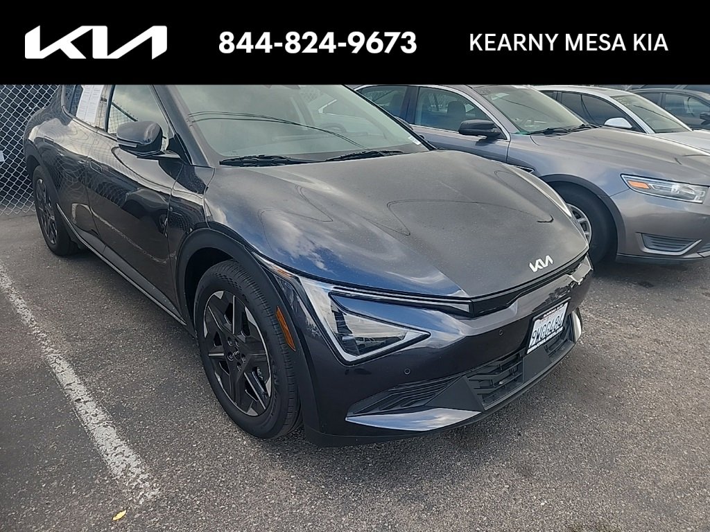 Certified 2025 Kia EV6 Light