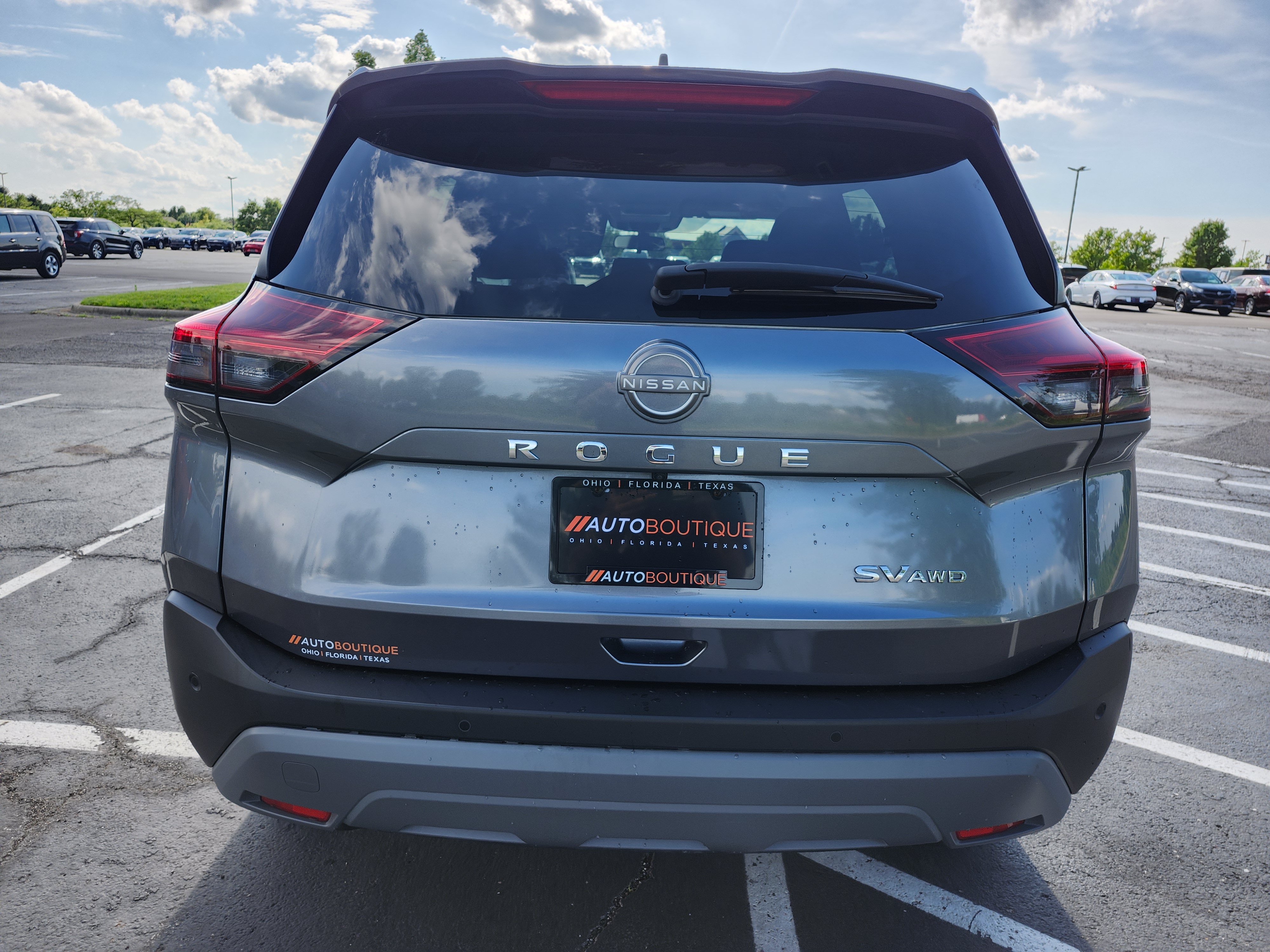 Used 2023 Nissan Rogue SV AWD/4WD image 14