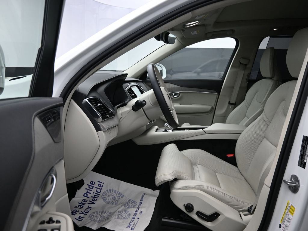 Certified 2024 Volvo XC90 B6 Ultimate w/ Lounge Package image 11
