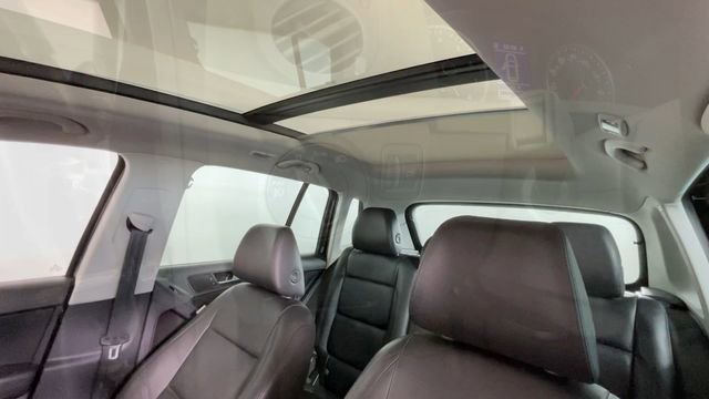 Used 2016 Volkswagen Tiguan SEL FWD image 23