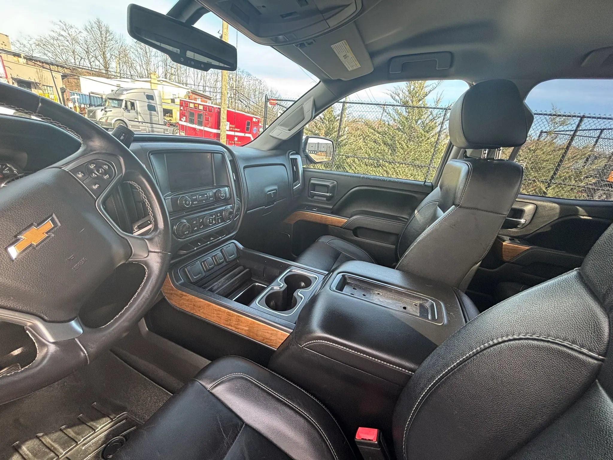 Used 2014 Chevrolet Silverado 1500 LTZ AWD/4WD image 17