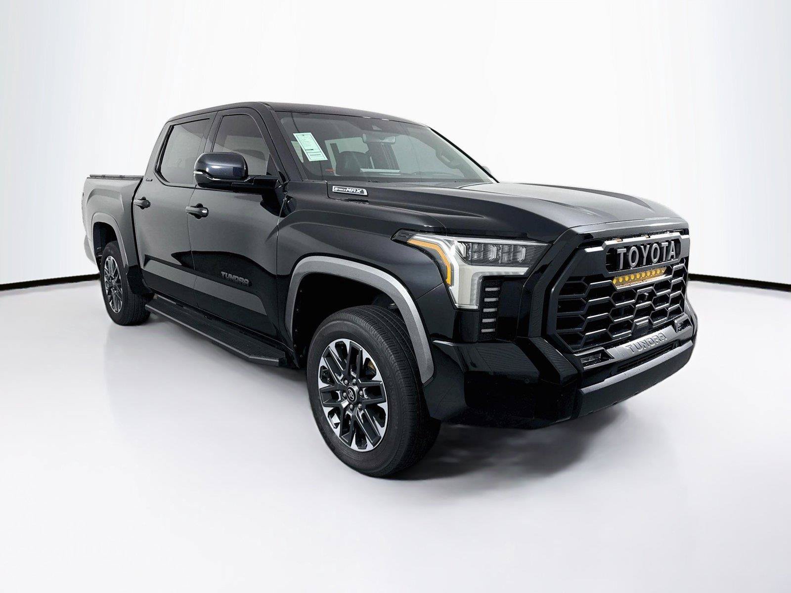 Used 2025 Toyota Tundra Limited AWD/4WD image 10