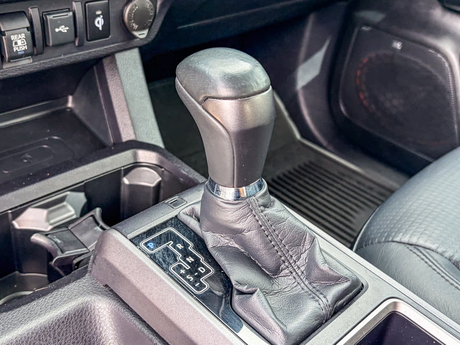 Used 2021 Toyota Tacoma TRD Off-Road w/ TRD Premium Off Road Package AWD/4WD image 18