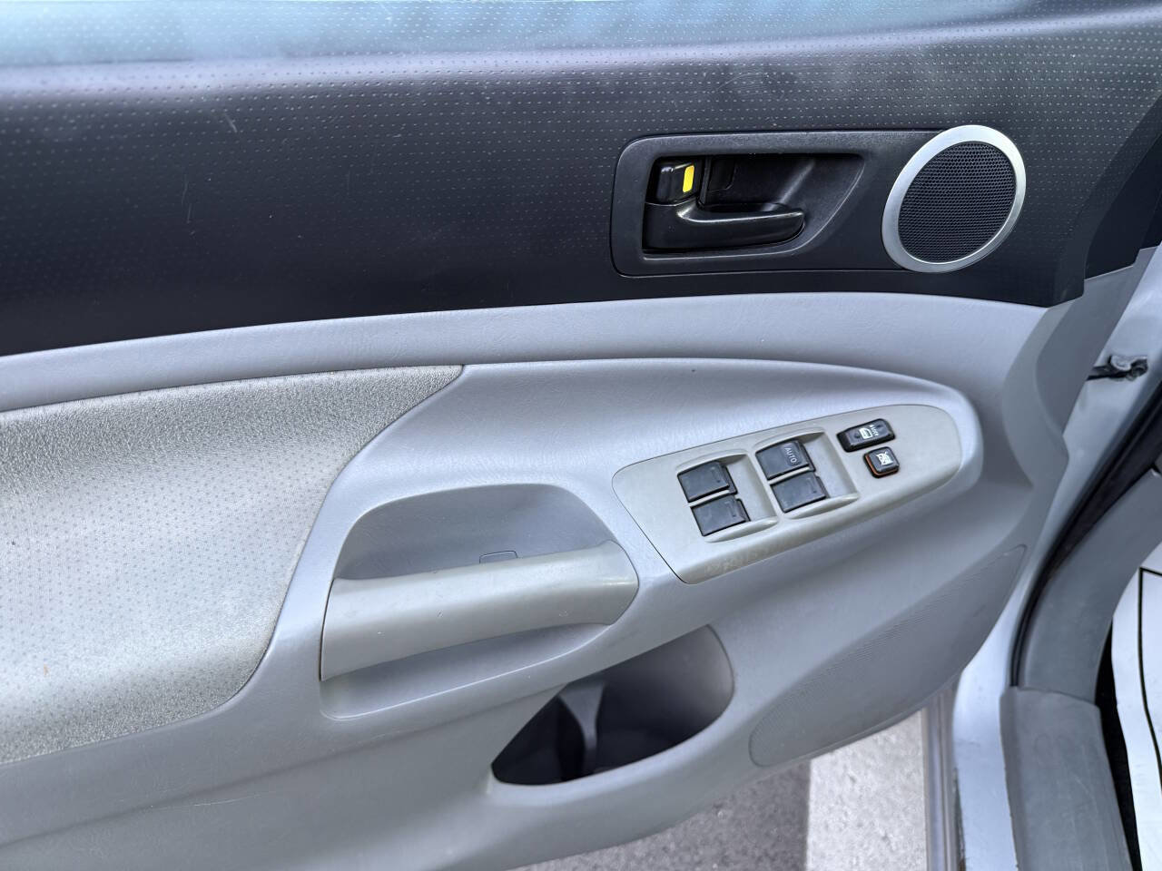 Used 2010 Toyota Tacoma V6 4x4 4dr Double Cab 5.0 ft S image 3