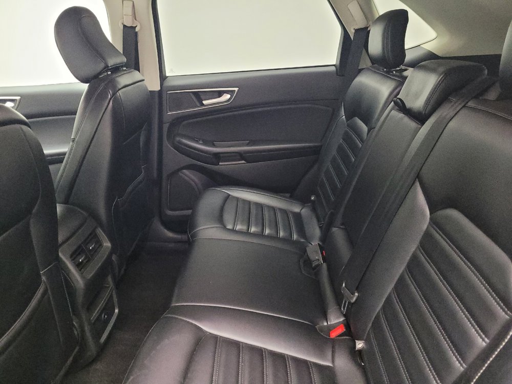 Used 2023 Ford Edge SEL image 18