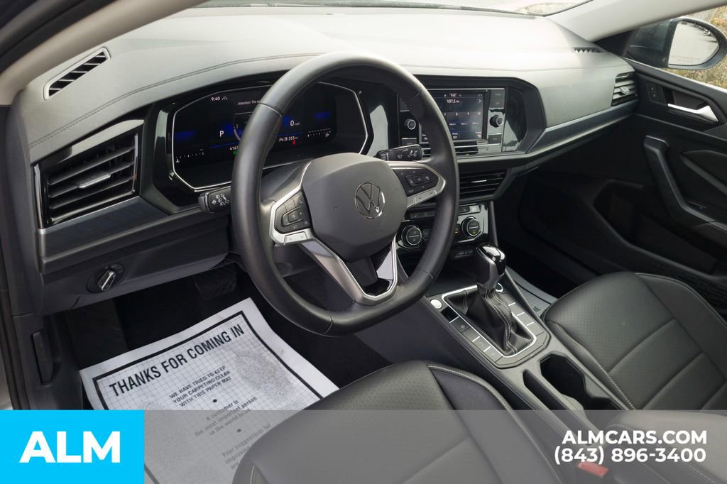 Used 2024 Volkswagen Jetta SE image 14