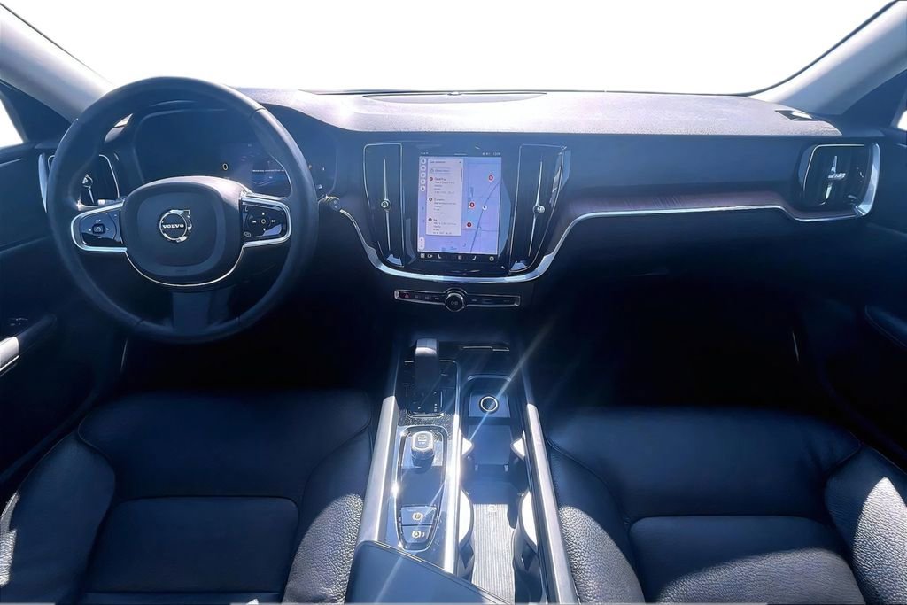 Used 2024 Volvo V60 B5 Cross Country Plus image 14