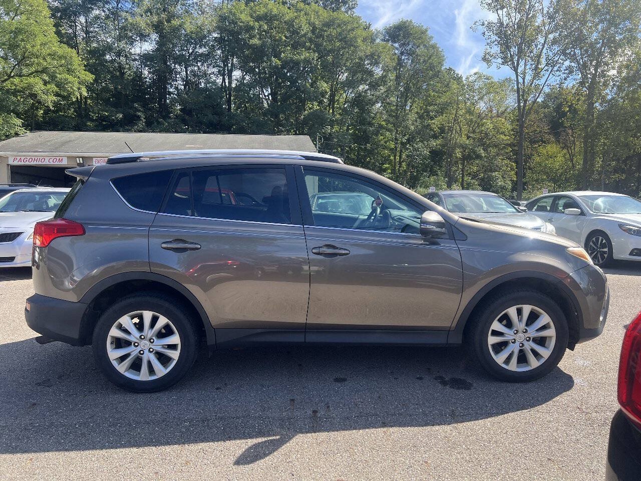 Used 2013 Toyota RAV4 Limited AWD/4WD image 2