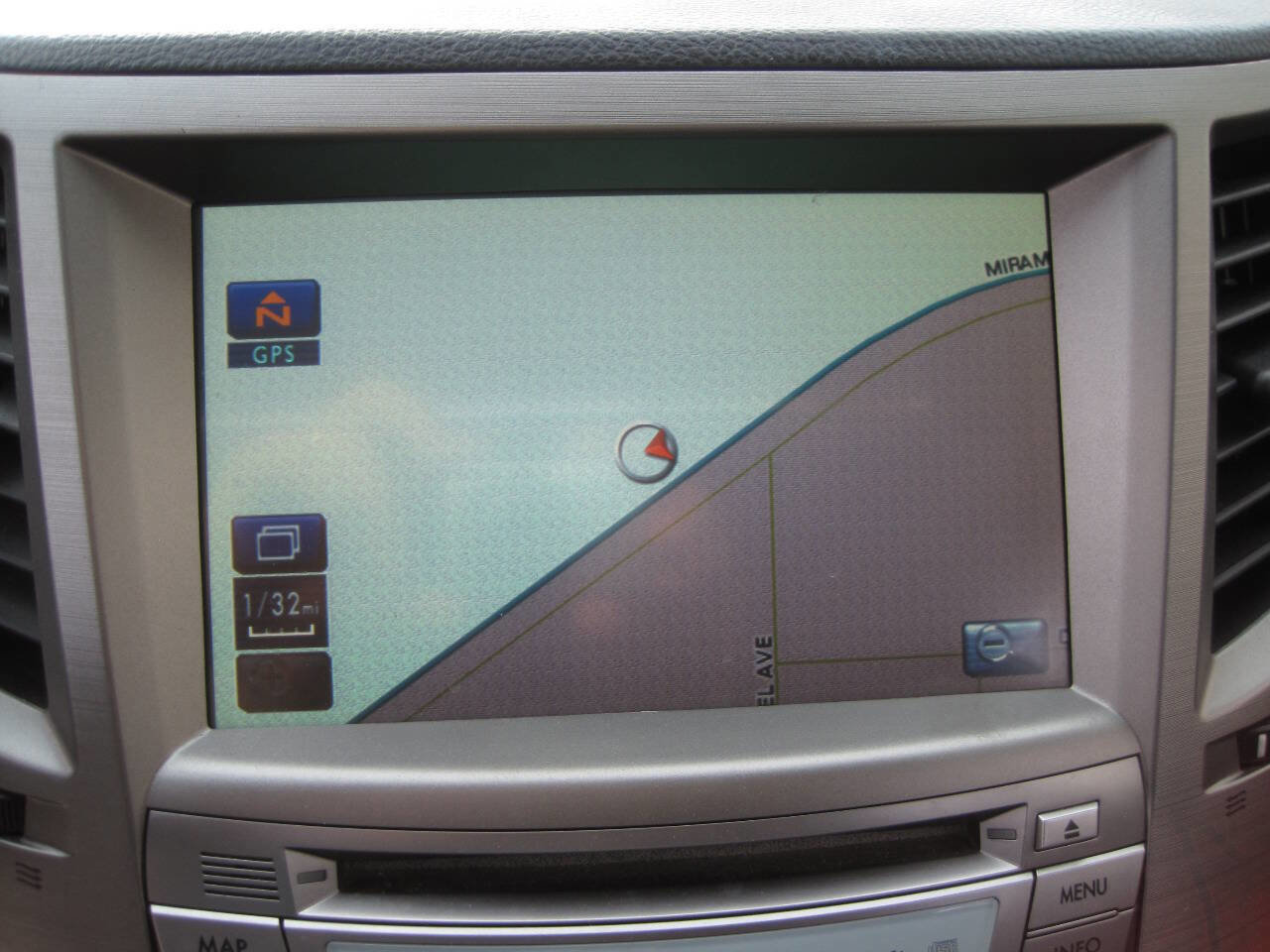 Used 2011 Subaru Outback 3.6R Limited image 33