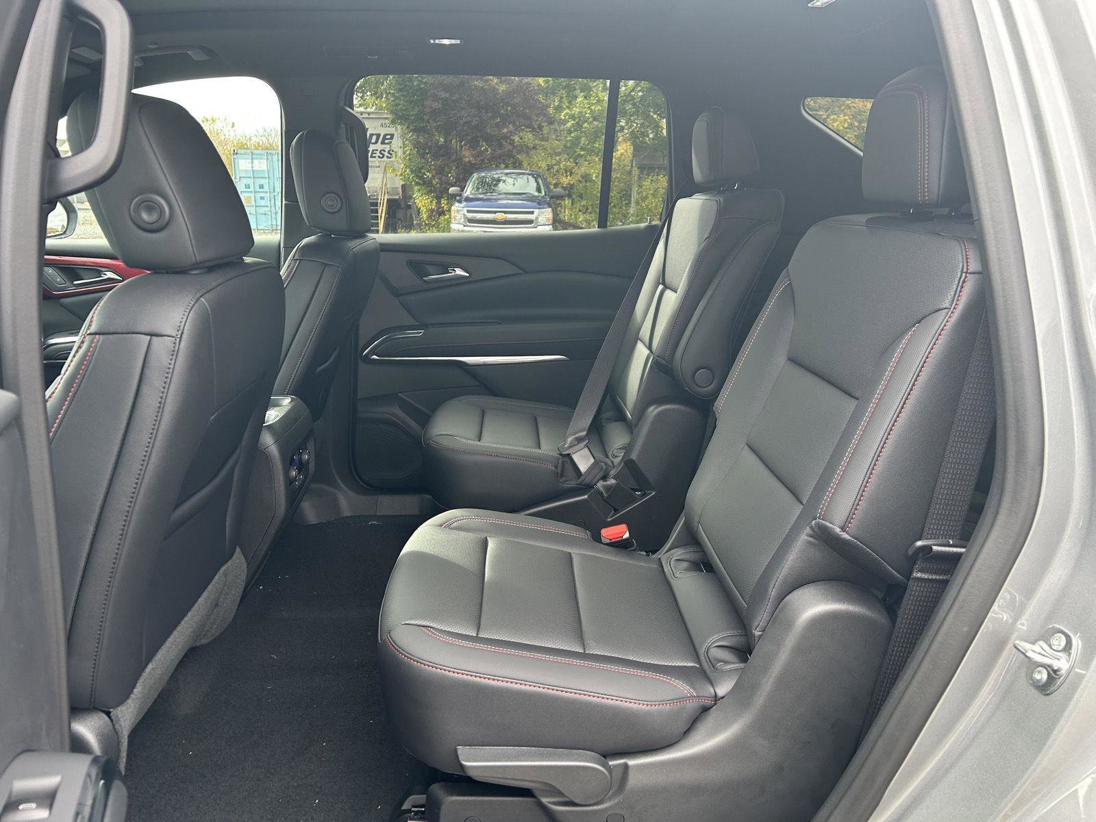 New 2026 Chevrolet Traverse Z71 w/ Driver Confidence Package image 29