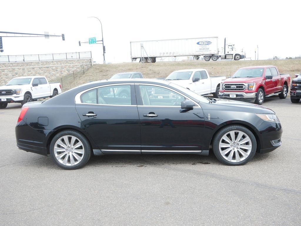 Used 2013 Lincoln MKS AWD image 4