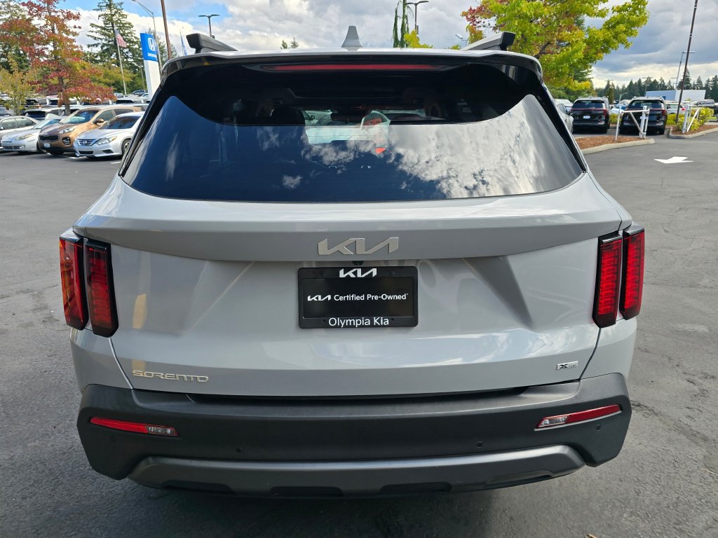 Used 2023 Kia Sorento S w/ Panoramic Sunroof Package AWD/4WD image 5