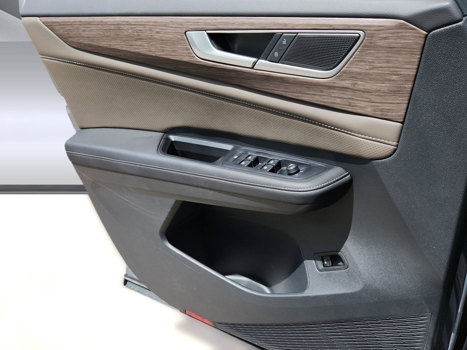 New 2025 Volkswagen Atlas SEL image 6