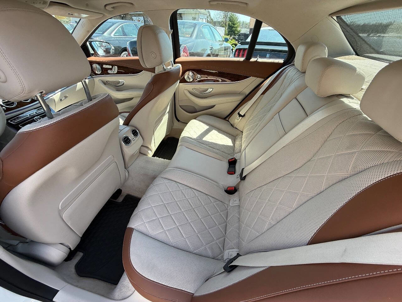 Used 2017 Mercedes-Benz E 300 4MATIC w/ Premium 2 Package image 12