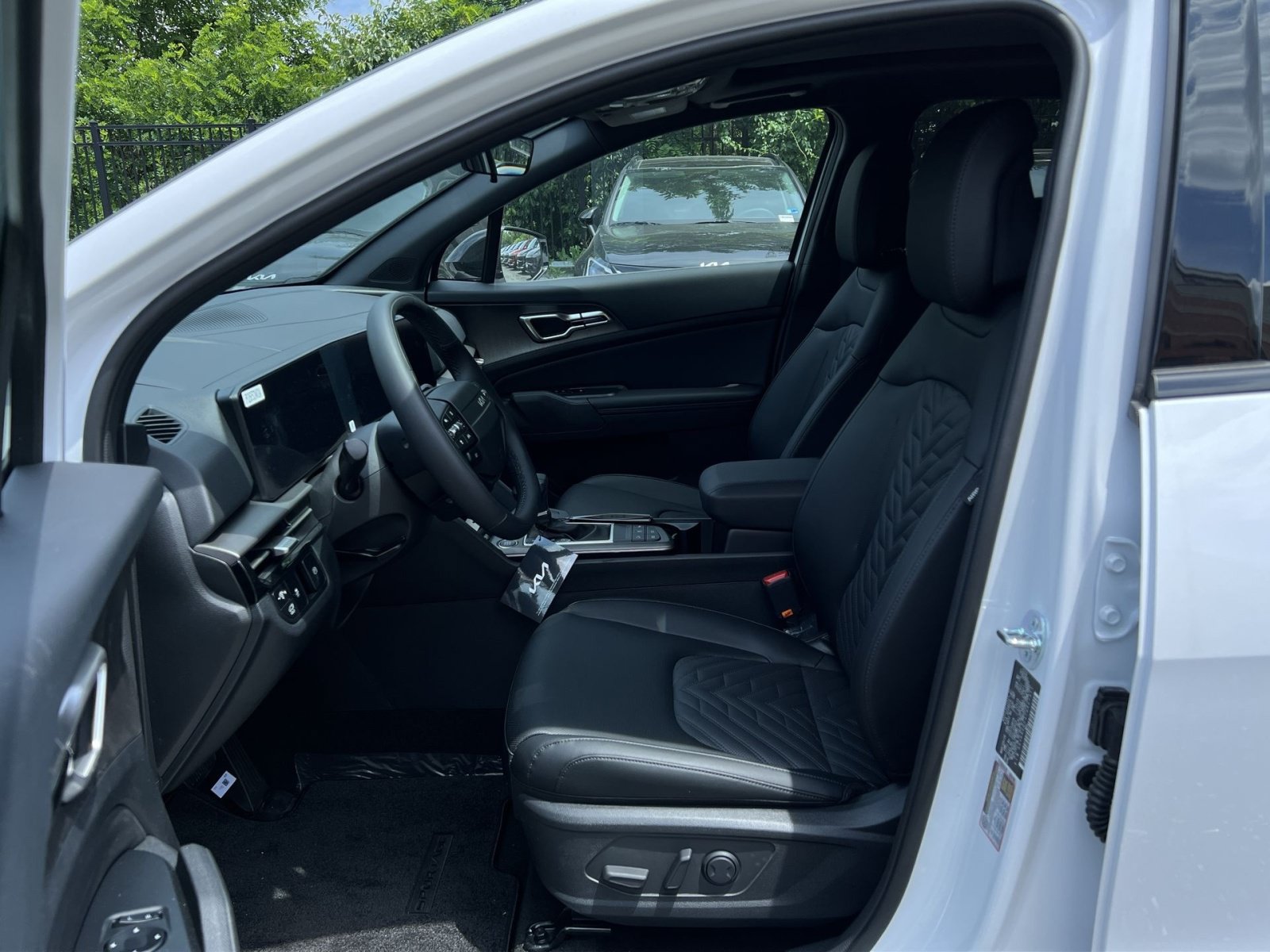 New 2026 Kia Sportage X-Line w/ X-Line Premium Package AWD/4WD image 18