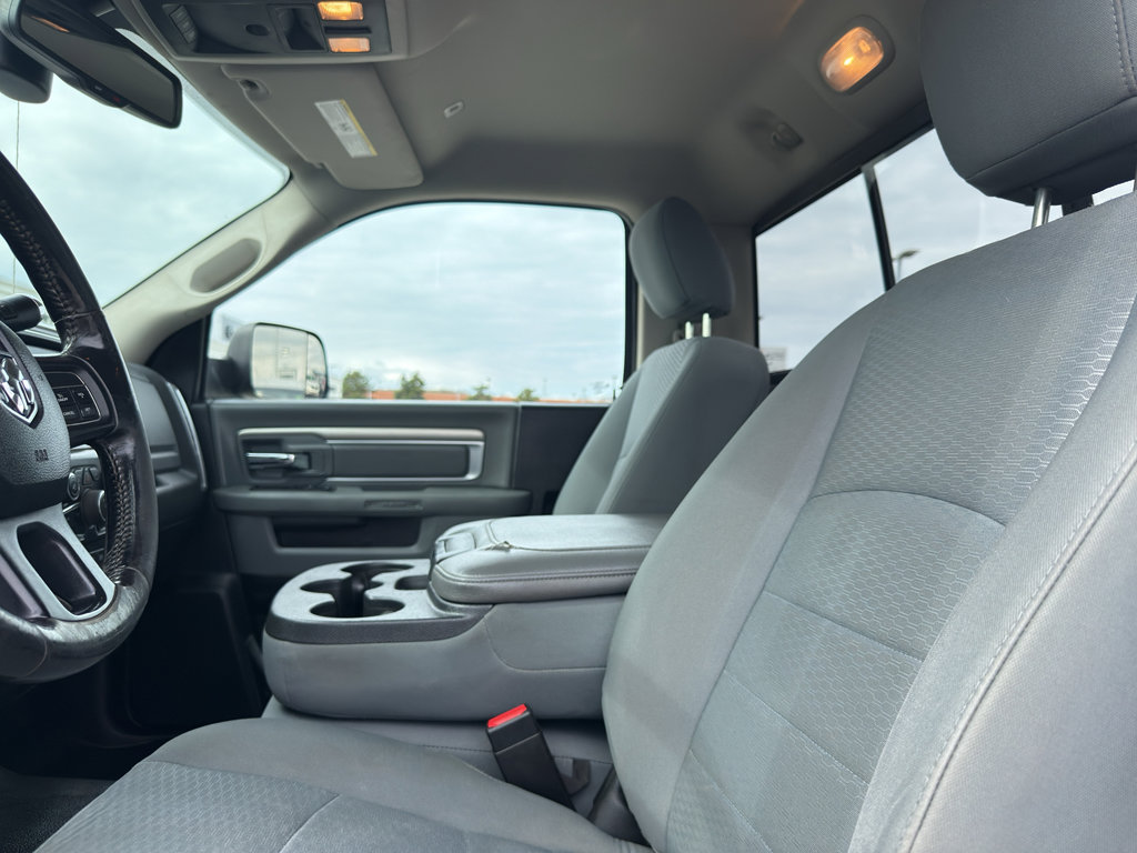 Used 2018 RAM 3500 SLT w/ Luxury Group AWD/4WD image 26