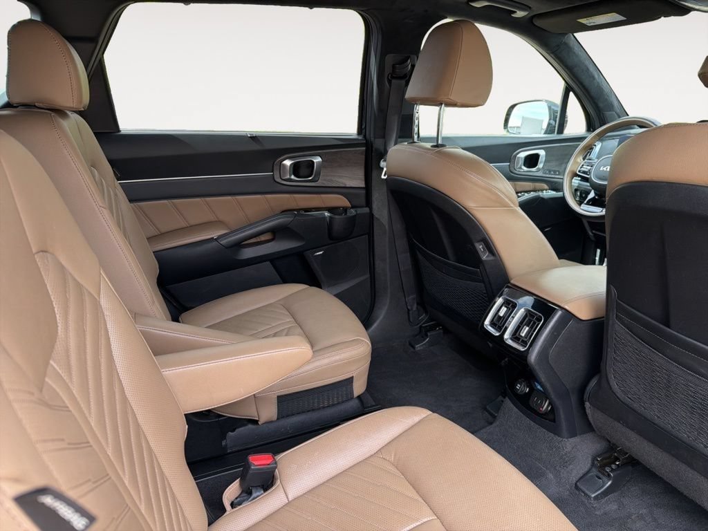 Used 2025 Kia Sorento SX Prestige w/ Olive Brown Leather Package AWD/4WD image 12