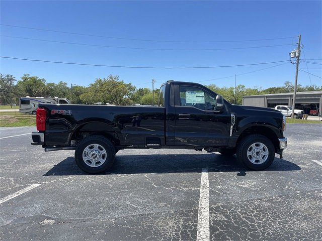 Used 2025 Ford F350 XLT w/ FX4 Off-Road Package image 3