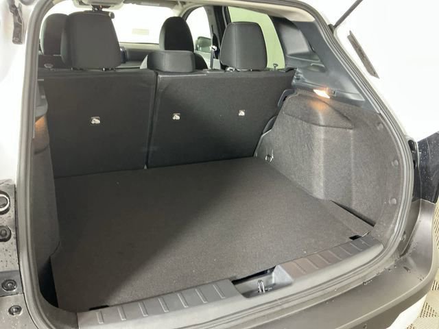 New 2025 Nissan Kicks SV image 14