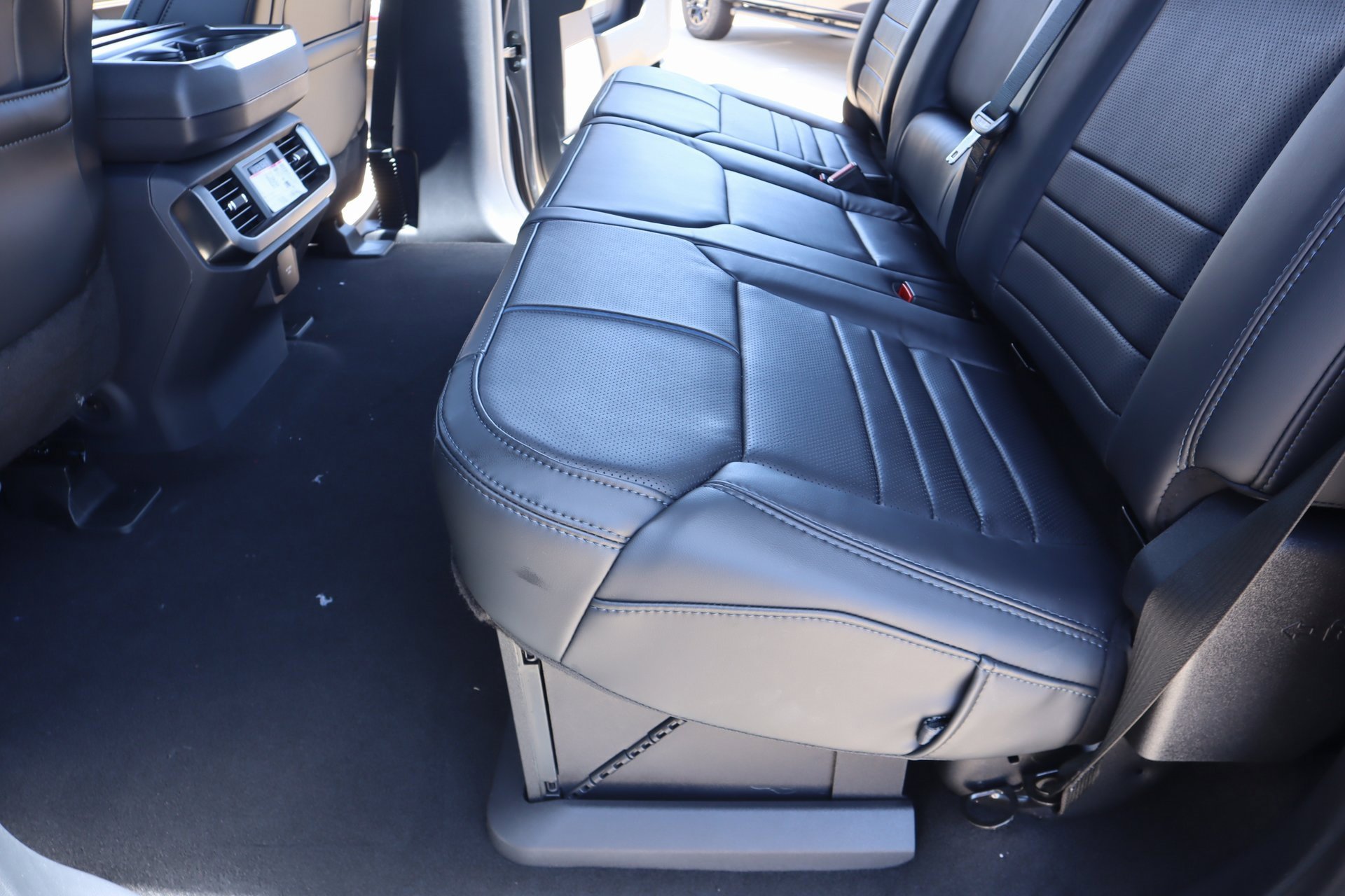 New 2025 Ford F150 Platinum w/ Equipment Group 702A High image 14