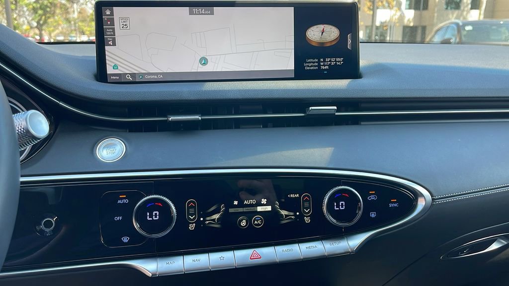 Used 2025 Genesis GV70 2.5T w/ Select Package image 18