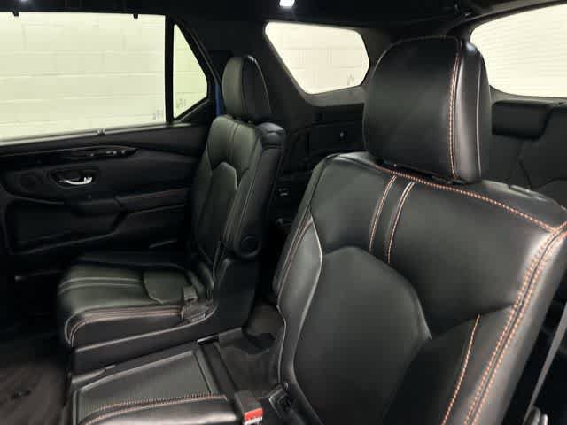 Used 2025 Honda Pilot TrailSport image 14