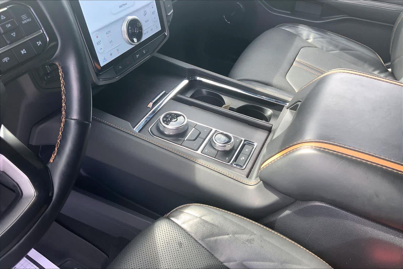 Used 2024 Ford Expedition Platinum AWD/4WD image 17
