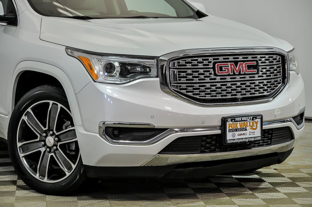 Used 2018 GMC Acadia Denali w/ Technology Package AWD/4WD image 2