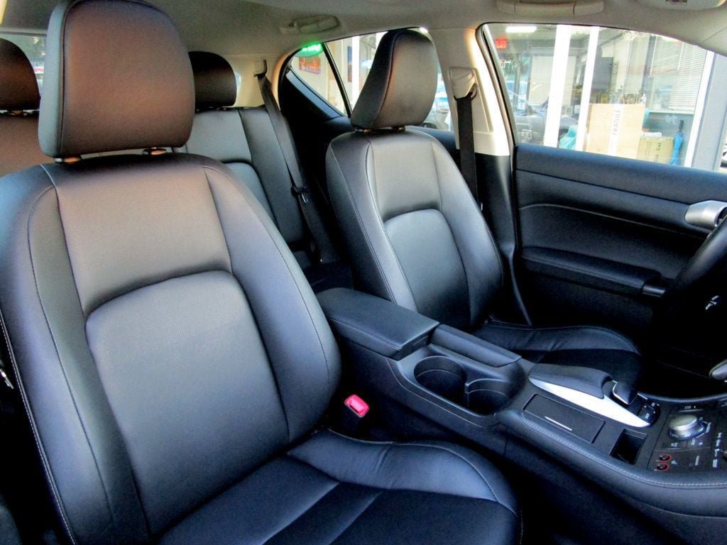 Used 2014 Lexus CT 200h FWD image 16